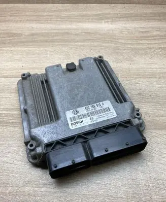 Volkswagen Touran I Engine control unit/module ECU 03G906016A 0281010731