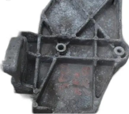 Volkswagen PASSAT B5 Engine mount bracket