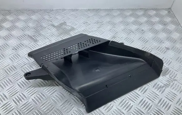 Audi A4 S4 B8 8K Air intake duct part 8K0129618 8K0129618A