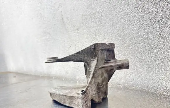 Opel Antara Engine mount bracket X00765 8333
