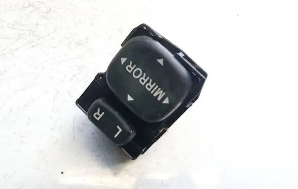 Toyota Corolla Verso AR10 Wing mirror switch 183574