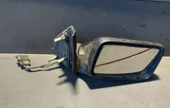 Volkswagen Golf III Front door electric wing mirror E10217384