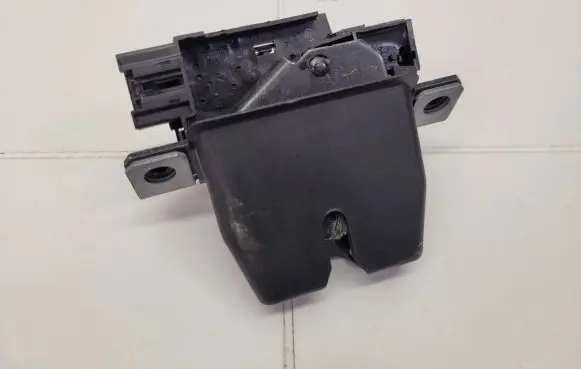 Ford Fiesta Tailgate/trunk/boot lock/catch/latch H1BAN442A66AB