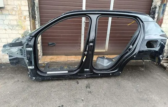 Volvo XC40 Side car body part 