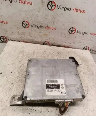 Toyota Avensis T250 Engine control unit/module 8966105690 1758006326 MB1758003