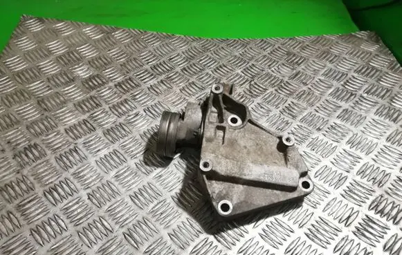 Opel Astra H A/C compressor mount bracket 9129341