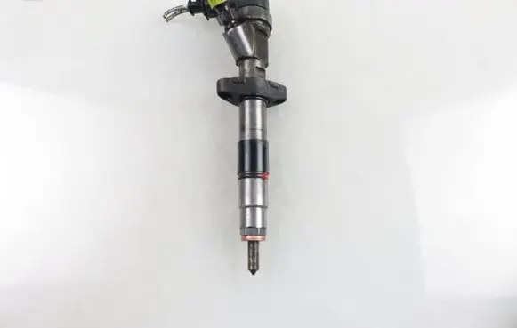 Opel Vivaro Fuel injector 8200101135 0445110087