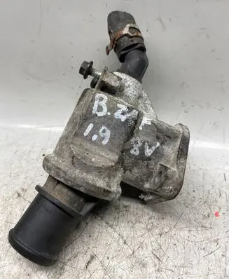 Thermostat/thermostat housing