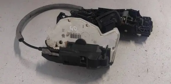 Volkswagen Golf VII Rear door lock 5K4839015Q