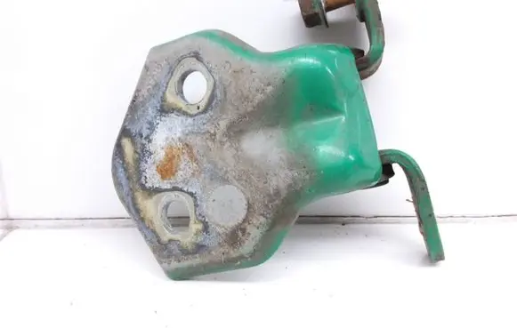 Hyundai Atos Prime Front door lower hinge 