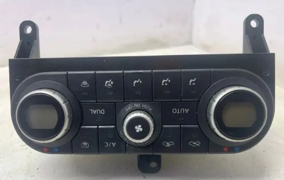 Nissan Qashqai+2 Climate control unit 27500JD45D C8X13 A02000A7707001