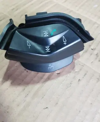 Ford Focus Steering wheel buttons/switches AM5T14K147DB