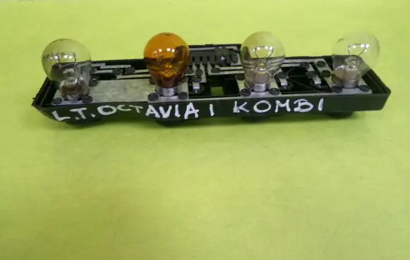Skoda Octavia Mk1 (1U) Tail light bulb cover holder