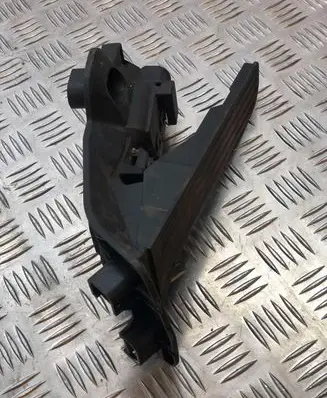 Volkswagen PASSAT B6 Accelerator throttle pedal 1K2721503