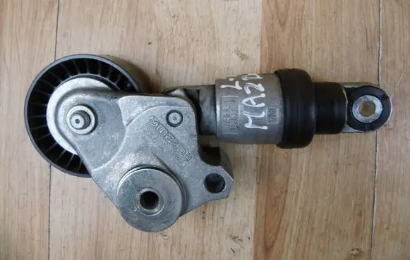 Mazda CX-3 Generator/alternator belt tensioner PE0315980