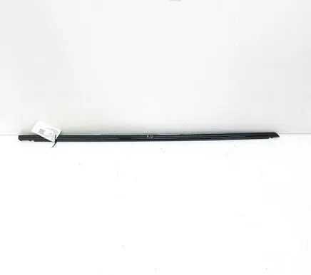 Volvo XC40 Door glass trim 32229819