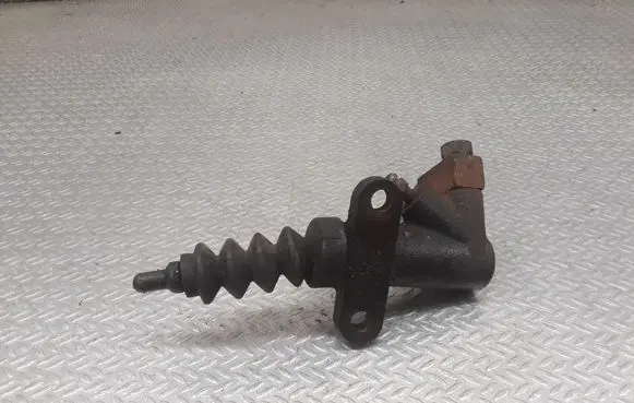 KIA Sorento Clutch slave cylinder 