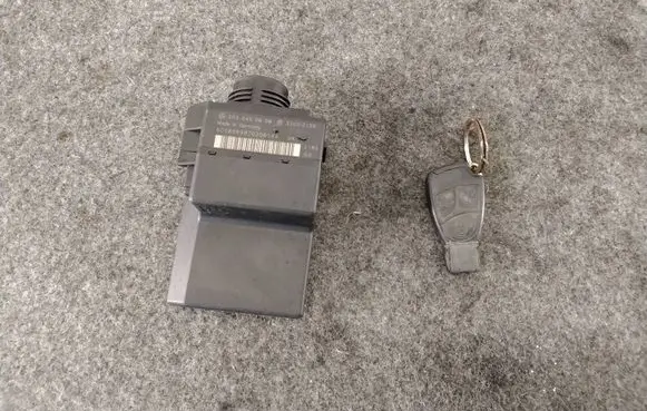 Mercedes-Benz C W203 Ignition lock 2035450608 33002155 6008969870206144