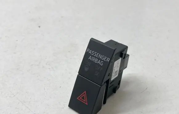 Skoda Octavia Mk3 (5E) Hazard light switch 5E0953507E 10121365