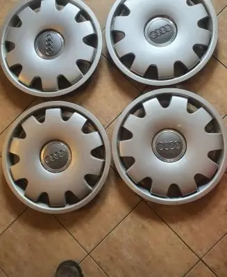 Audi A6 S6 C5 4B R16 wheel hub/cap/trim 4B0601147C PA66M15