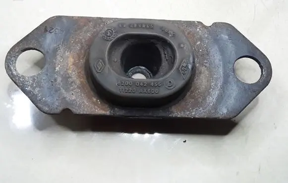 Nissan Primera Engine mount bracket 11220AX600 8200042455