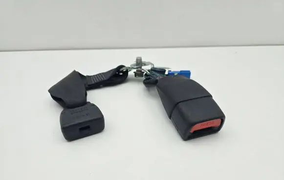 Toyota Yaris Rear seatbelt buckle G068302 C020