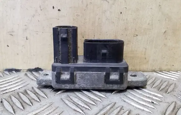 Jaguar XF X260 Glow plug pre-heat relay GX7312B533AC 0281003129