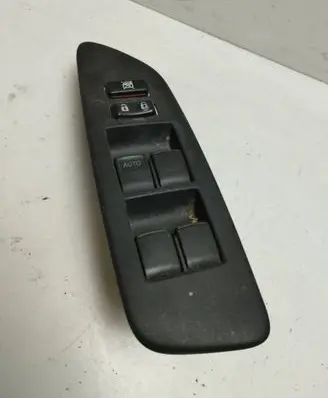 Toyota Auris 150 Electric window control switch