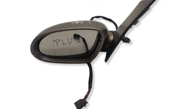 Volkswagen Golf Plus Front door electric wing mirror 