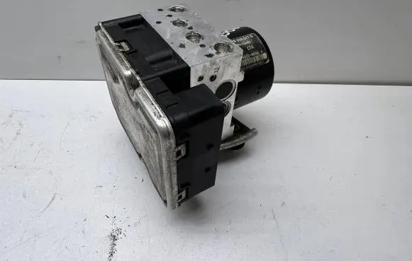Volkswagen Touareg II ABS Pump 7P0907379C 7P0614517G
