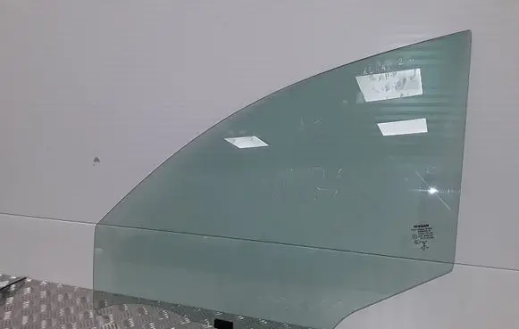 Nissan Qashqai Front door window glass four-door E243R000929