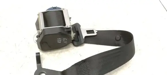 Middle seatbelt (rear)