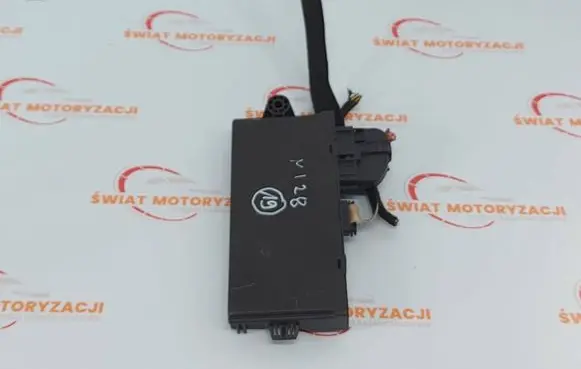 BMW 1 E82 E88 CAS control unit/module 9237047