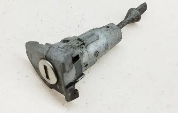 Volkswagen PASSAT CC Front door lock (next to the handle) 3C8837167A