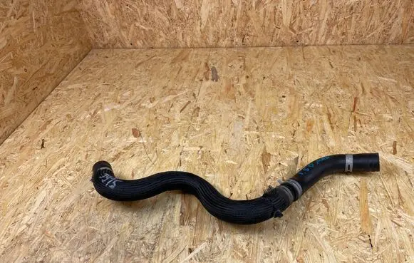 Nissan Qashqai J12 Engine coolant pipe/hose