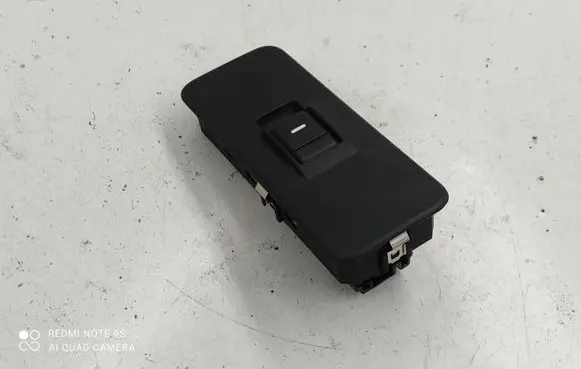 Land Rover Discovery 3 - LR3 Electric window control switch YUD501070
