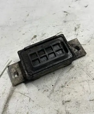 Opel Insignia A Engine mount bracket 2107721