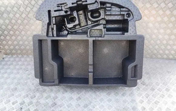 Skoda Octavia Mk3 (5E) Tool box 5E5863957A