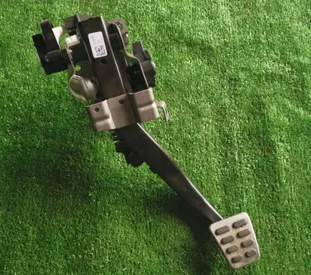KIA Pro Cee'd III Clutch pedal sensor 93840-B2100