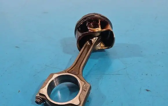 Peugeot 508 II Piston IMPRK1571357