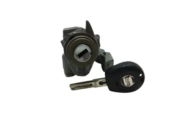 Seat Alhambra (Mk1) Ignition lock 4B0905851B