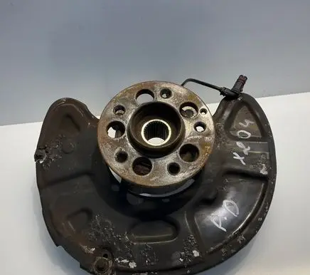 Mercedes-Benz GLK (X204) Front wheel hub A2043323001 2043323001