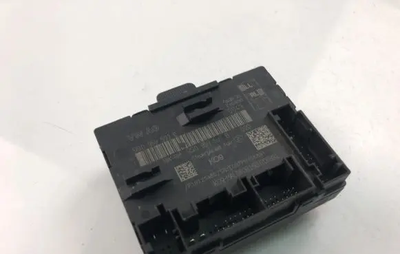 Volkswagen Golf VII Other control units/modules 5Q0959593E