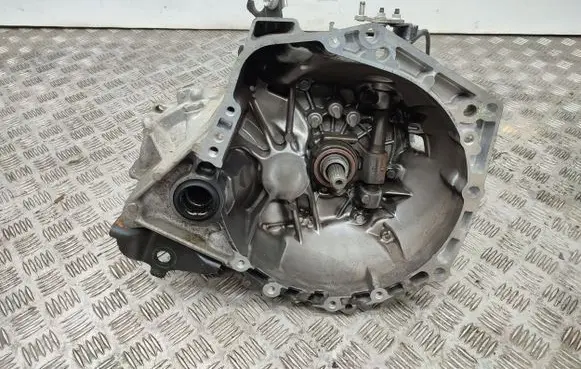 Toyota Aygo AB40 Manual 5 speed gearbox 20TT553370631