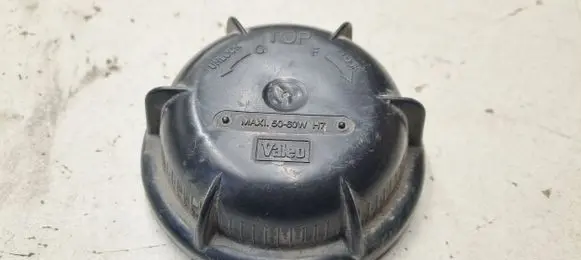 Volvo V70 Headlight/headlamp dust cover 89000387
