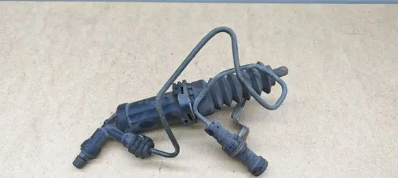 BMW 3 E90 E91 Clutch master cylinder 6785964
