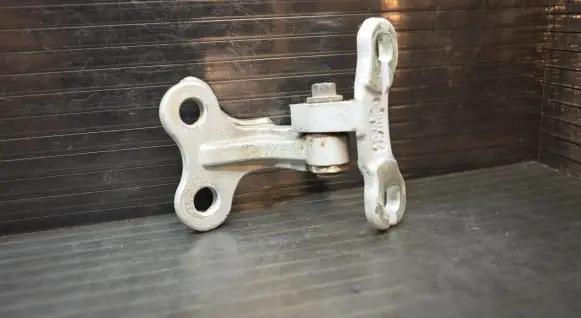 Volvo V50 Front door lower hinge 