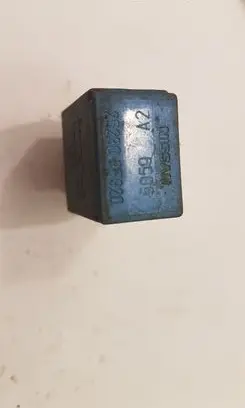 Nissan Qashqai Other relay 252309F920