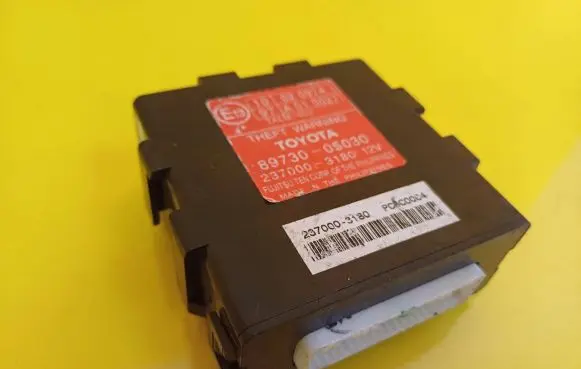 Toyota Avensis T220 Alarm control unit/module 89730-05030