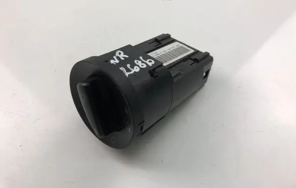 Skoda Fabia Mk2 (5J) Light switch 1U0941531D